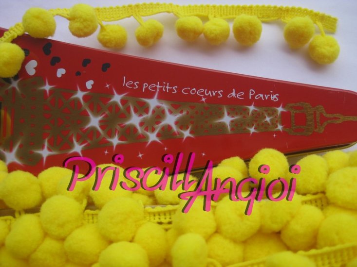 Fleco de Madroo pompon AMARILLO LIMON - seccin - 20 cm - - Haga un click en la imagen para cerrar