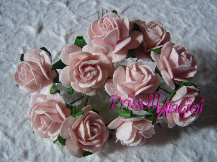 10 rosas abiertas 1.5 cm color rosa palo - Haga un click en la imagen para cerrar